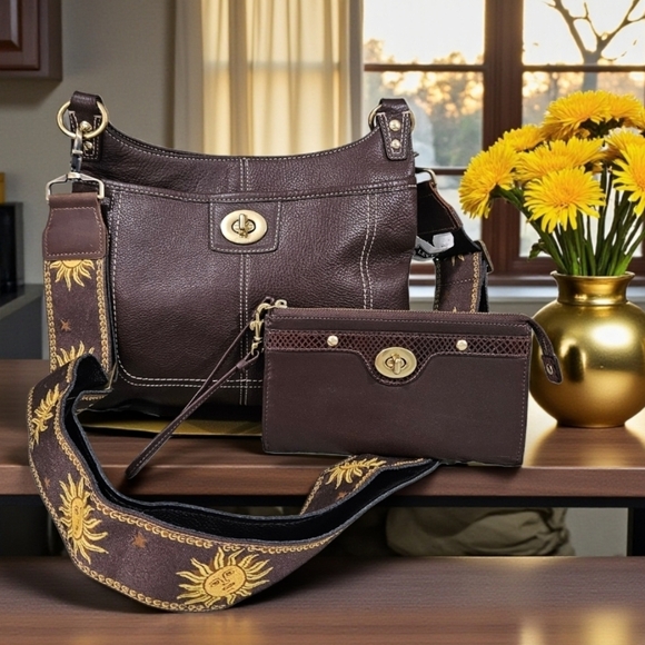 Coach Penelope Chocolate Brown Crossbody Bag w/Wristlet & Guitar Strap - Picture 11 of 12